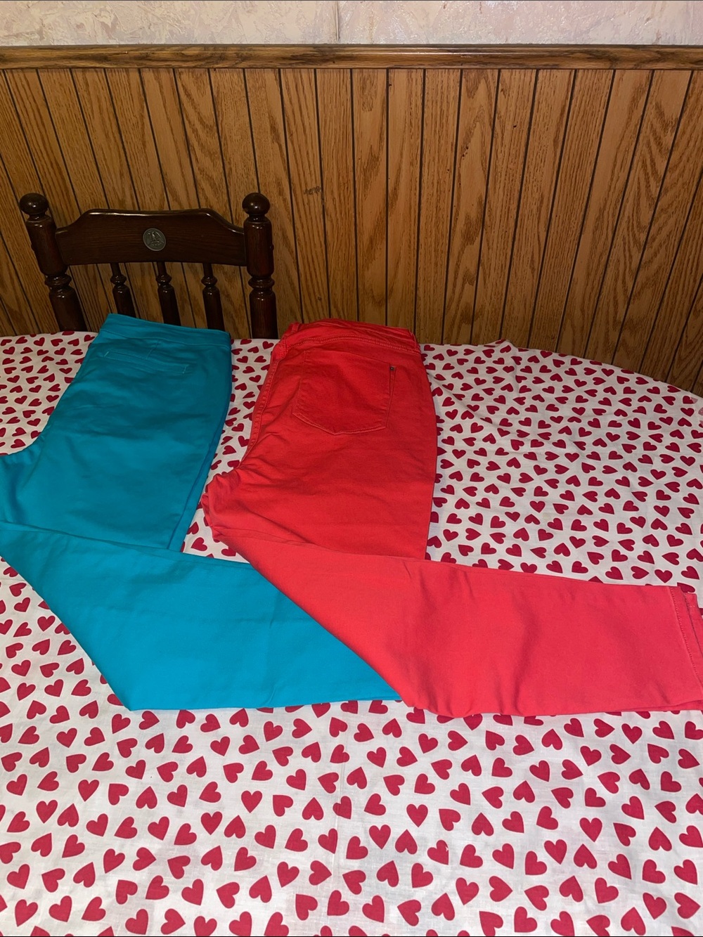 2 pairs of bright color plus size jeans (16W)(new)